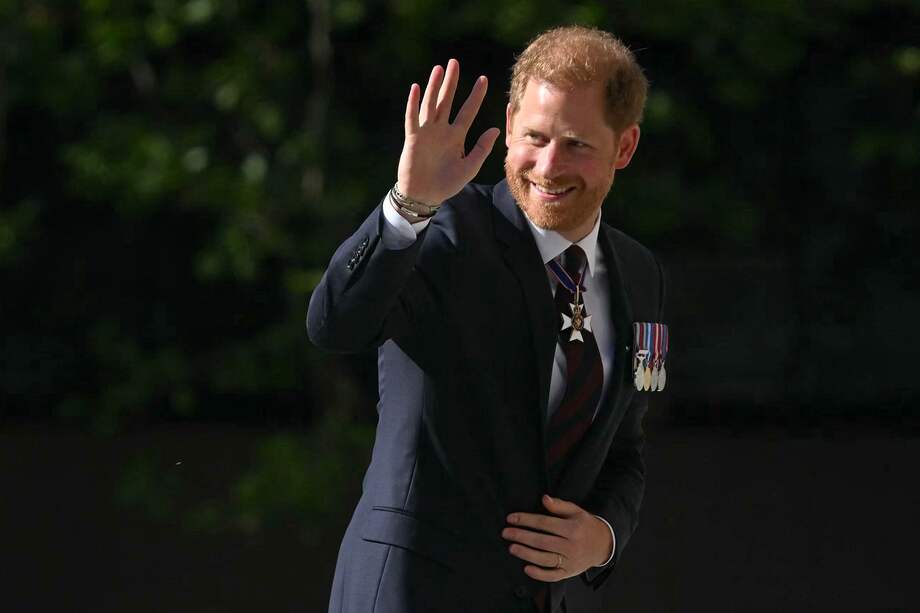 El príncipe Harry, que vive desde hace cinco años con su familia en California, Estados Unidos, dijo en su día que una de las razones de la mudanza era huir del acoso mediático.