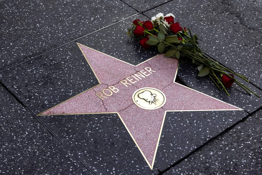 La estrella de Rob Reiner en el paseo de la fama de Hollywood ha sido visitada por decenas de personas tras su asesinato.