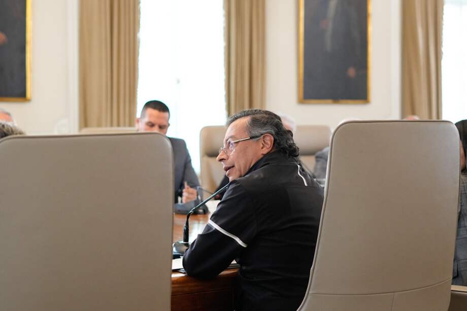 El presidente Gustavo Petro lidera consejo de ministros.