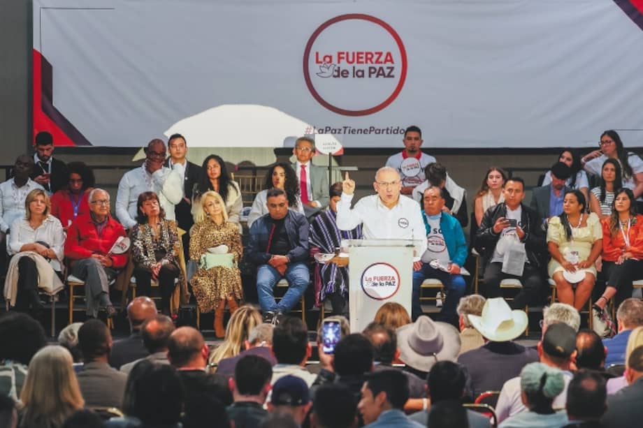 "¿Nuevo partido? Sin que “nuevo” sea, necesariamente, sinónimo de mejor, se trata de la misma muñeca vieja con vestidos nuevos".