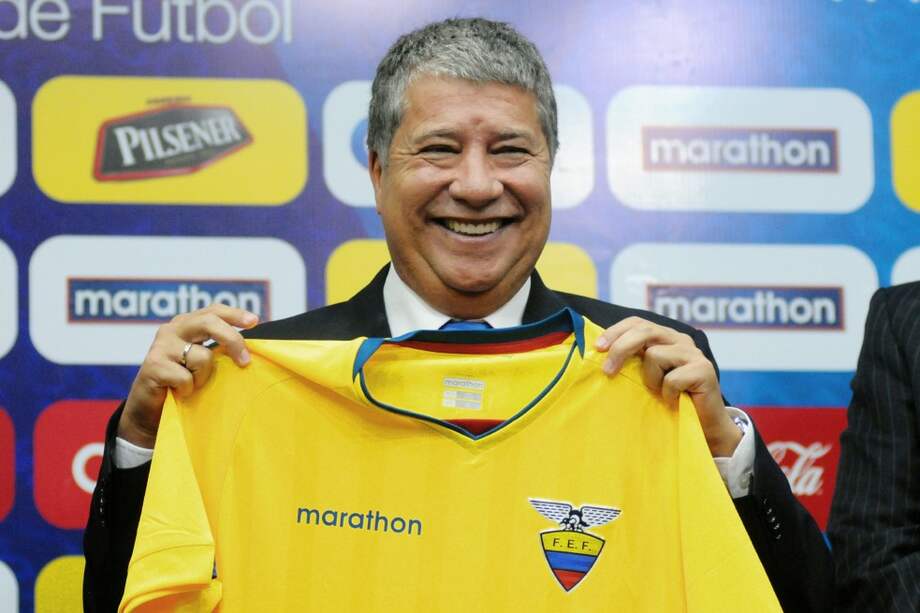 El DT colombiano fue el que llevó al equipo ecuatoriano al Mundial de Corea y Japón 2002. / AFP
