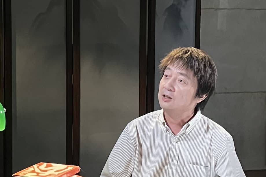 Ah Yi fue preseleccionado para el premio Peoples Literature Top 20 Literary Giants of the Future en 2010.