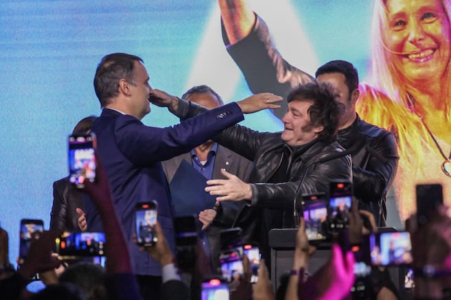 Crece la presión para que Milei retire su apoyo a Adorni, un aliado salpicado de escándalos