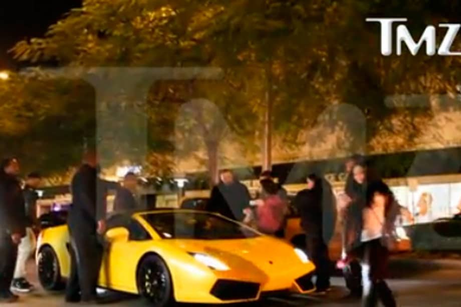 Justin Bieber fue arrestado por correr carrera callejera e intoxicado.