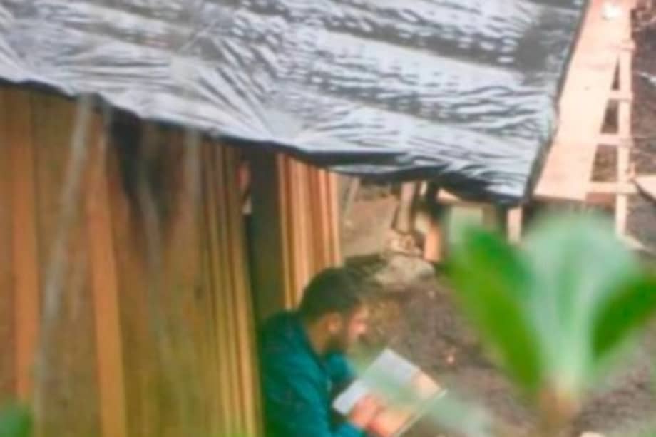 Durante la negociación del Acuerdo de Paz, fue nombrado como representante de desminado en Antioquia.