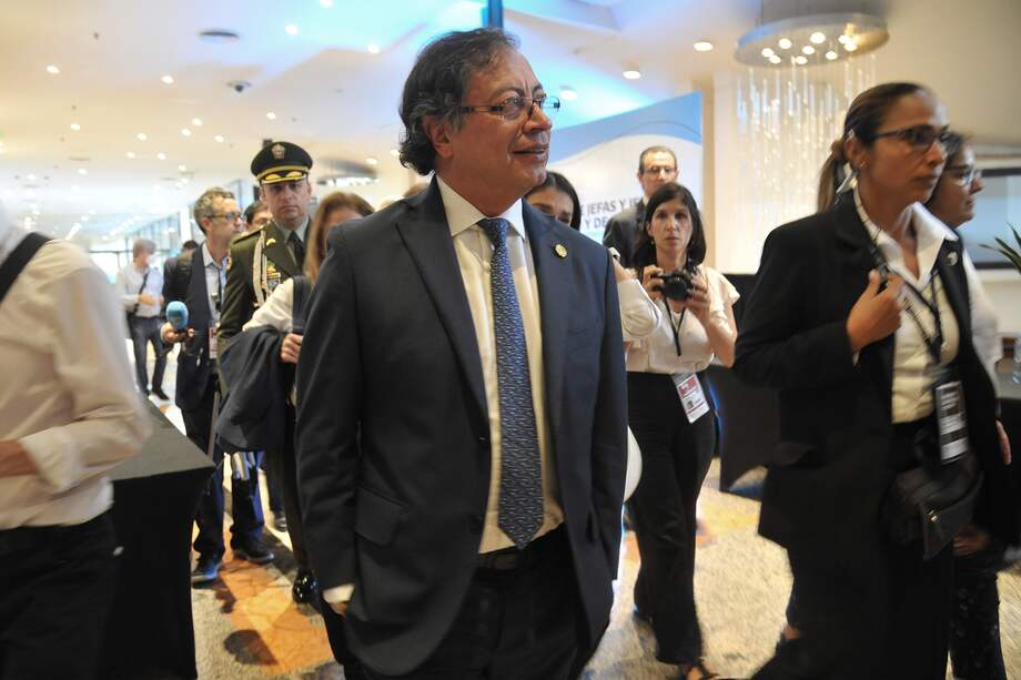 "Puesto en situación de cumplir sus promesas de cambio Petro no puede eludir la realidad ni trastocarla partiendo de supuestos falsos".