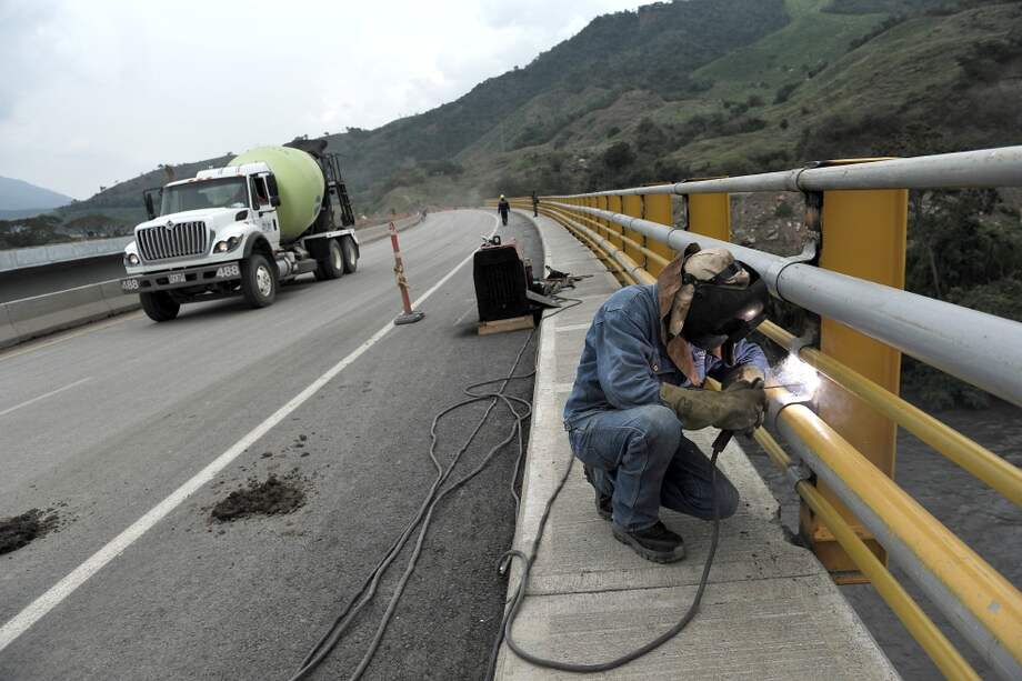 Se espera construir 1.370 kilómetros de dobles calzadas. / Óscar Pérez - El Espectador