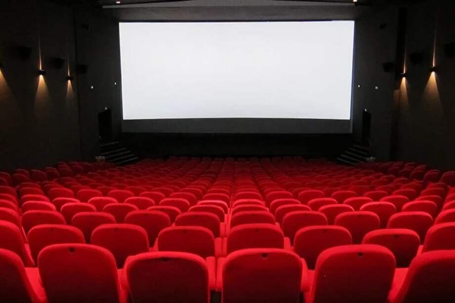 Los cines en diferentes partes del mundo se han visto afectados por el contagio del Covid-19. / EFE