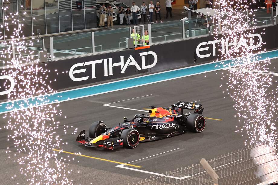 Max Verstappen y su paso triunfal en el Gran Premio de Abu Dhabi.