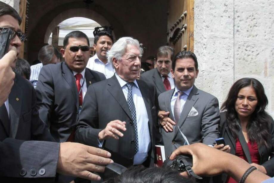 Las críticas de la Iglesia católica a Vargas Llosa por respaldar el matrimonio gay