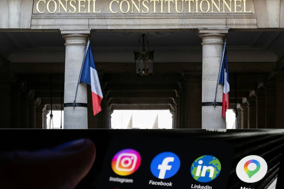 El Consejo Constitucional de Francia se pronunció hace poco sobre las redes sociales.