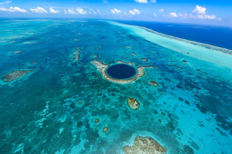El Great Blue Hole es considerado uno de los fenómenos naturales más impresionantes del planeta.