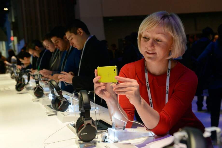 Sony presenta dos 'smartphones' de gama media