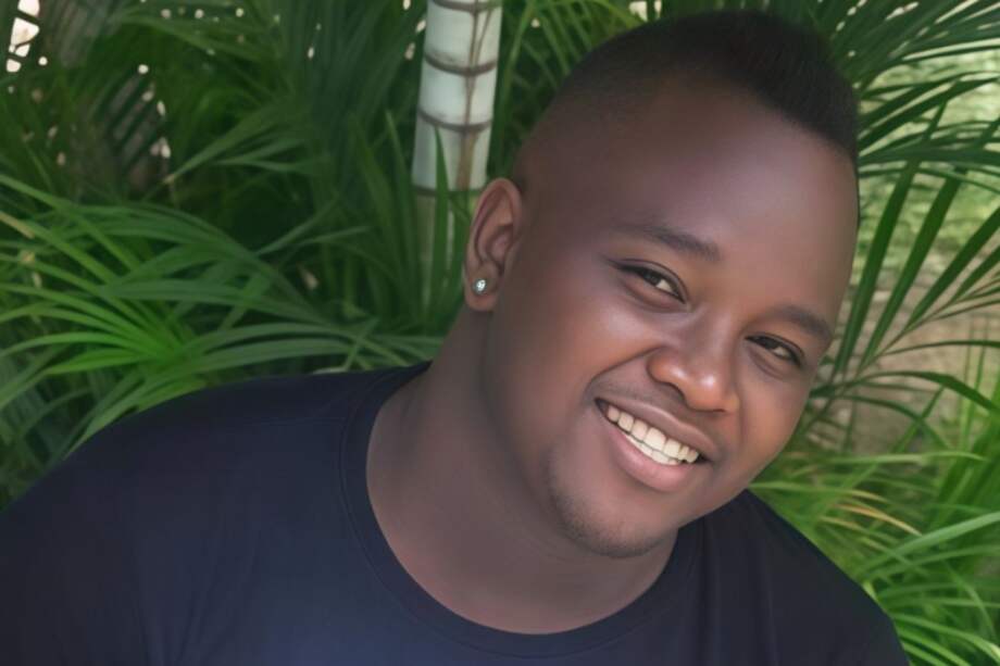 El líder comunitario Marvin Andrés Romero perdió la vida tras recibir una bala perdida en un enfrentamiento de pandillas que se desató en el sector donde compartía con su familia.