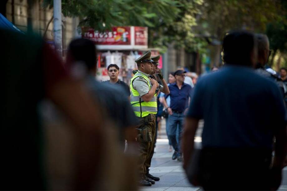 Delincuencia armada, sicariato, extorsión y trata de personas son la principal preocupación de los chilenos, según encuestas.