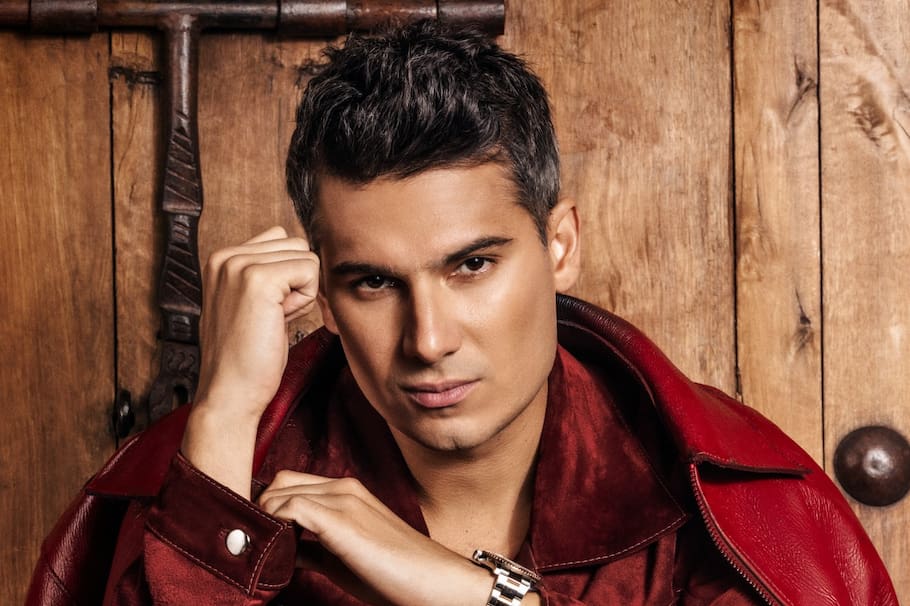 Pipe Bueno, cantante colombiano.