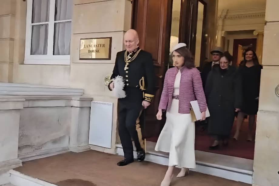 Laura Sarabia tomó posesión como embajadora en Reino Unido