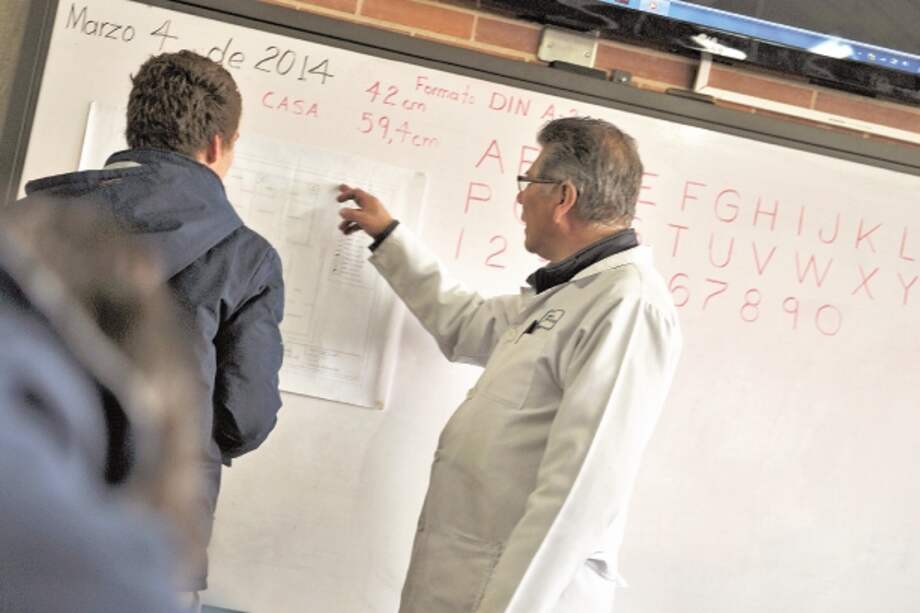 La Corte Constitucional ordenó una revisión de todos los manuales de convivencia de los colegios para evitar más casos como el de Sergio Urrego. / Archivo