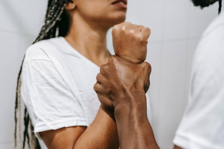 Hay diversos comportamiento que delatan a una persona que no te conviene en una relación.