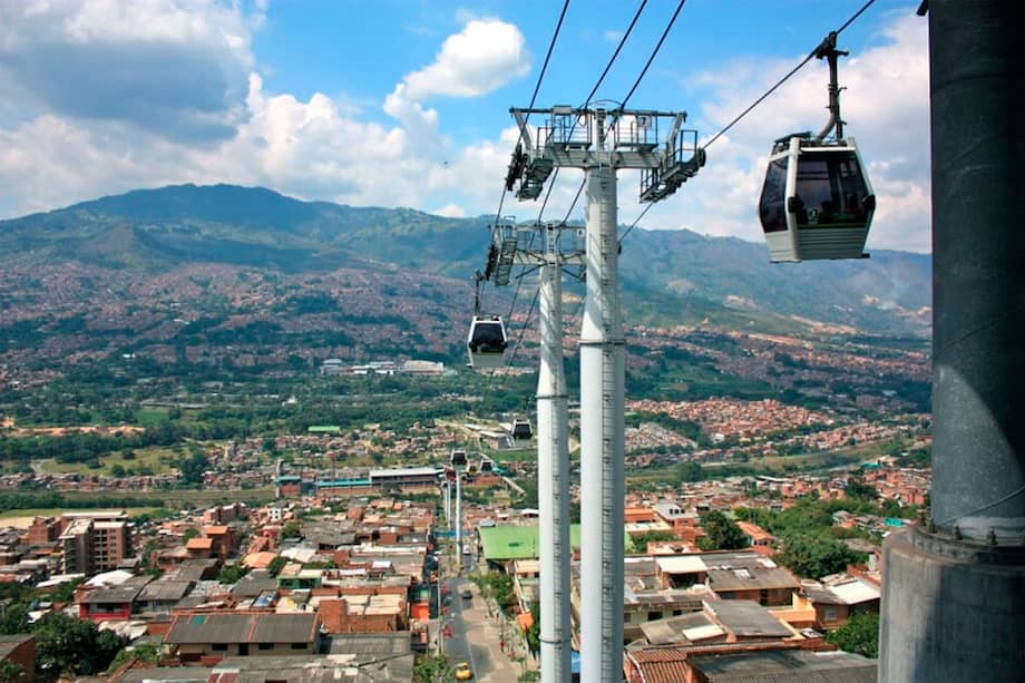 Medellín es la única ciudad de Colombia que cuenta con metro y un sistema integral de transporte público. / Tomada de www.amamedellin.com