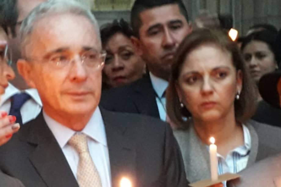 Los senadores Álvaro Uribe y María del Rosario Guerra. / Captura de pantalla de Twitter