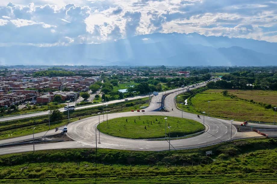La Avenida Bicentenario hace parte del proyecto Nueva Malla Vial del Valle del Cauca, una iniciativa que busca mejorar la conectividad regional.