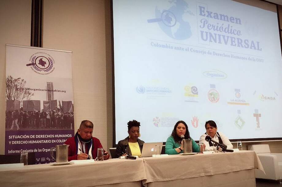 Organizaciones que representan a distintos sectores de la sociedad civil de Colombia se reunieron para escuchar los resultados del examen sobre derechos humanos / Foto @Coljuristas