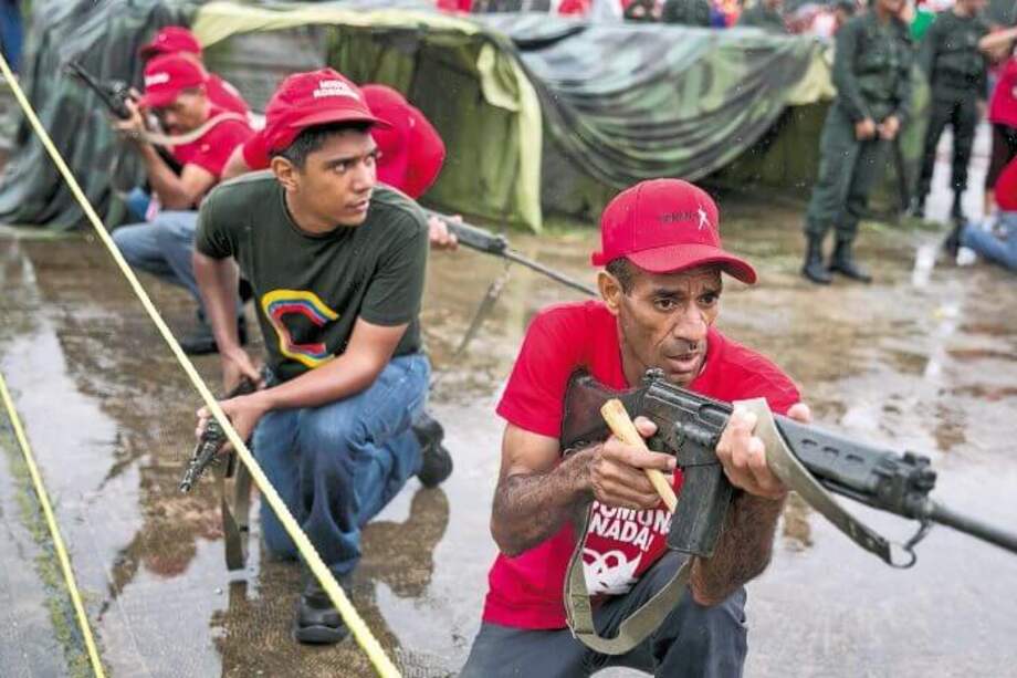 Los colectivos chavistas son una ficha clave dentro del círculo de poder en Venezuela. / EFE