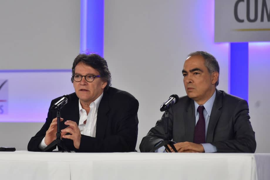 Gustavo Bell, jefe de la delegación del Gobierno en los diálogos con el Eln, y Rodrigo Rivera, alto Comisionado para la Paz. / SIG