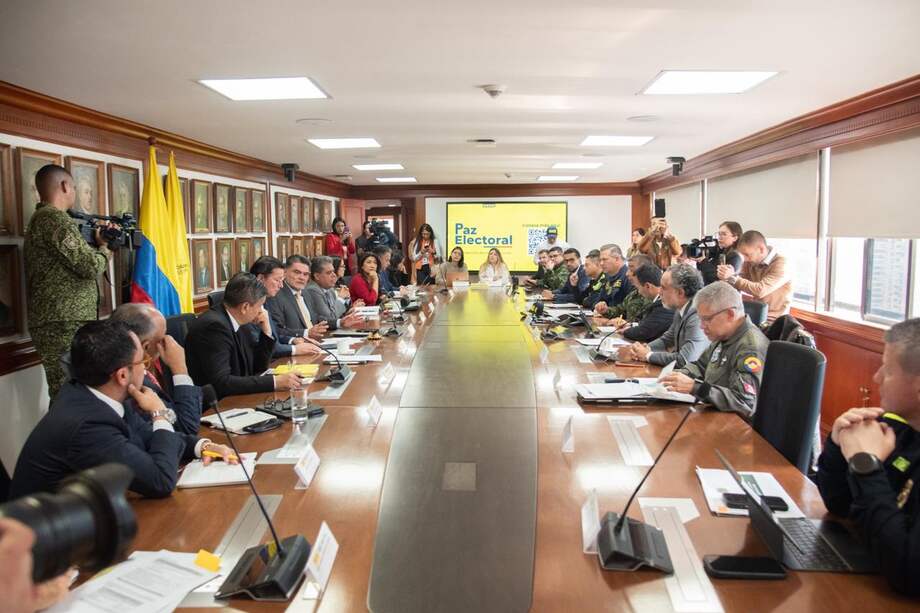 La institucionalidad en plano defiende el proceso electoral y la democracia en Colombia ante los embates del oficialismo y la oposición. Este 8 de marzo se vota por un nuevo Congreso y tres consultas.