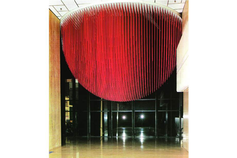 La “Media Esfera Roja” de Jesús Soto será la obra principal de ArtBo. / Jesús Soto