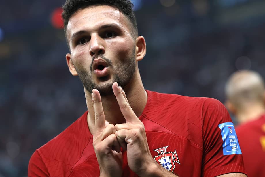 Lusail (Qatar), 06/12/2022.- Goncalo Ramos of Portugal celebrates scoring the opening goal during the FIFA World Cup 2022 round of 16 soccer match between Portugal and Switzerland at Lusail Stadium in Lusail, Qatar, 06 December 2022. (Mundial de Fútbol, Abierto, Suiza, Estados Unidos, Catar) EFE/EPA/Rolex dela Pena