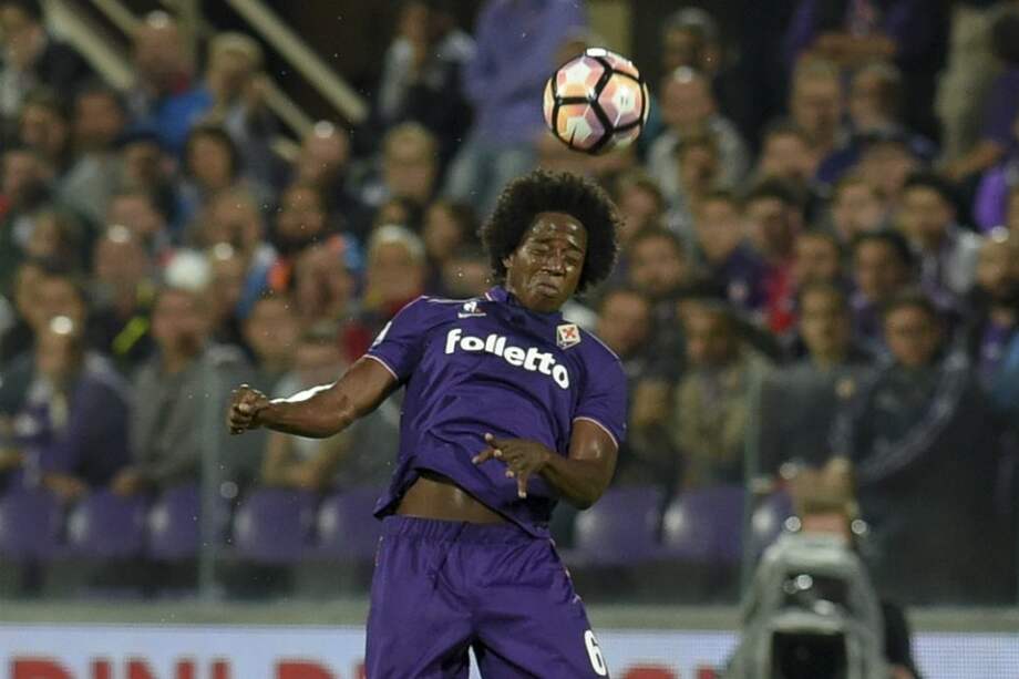 Carlos Sánchez, volante colombiano de la Fiorentina. / AFP