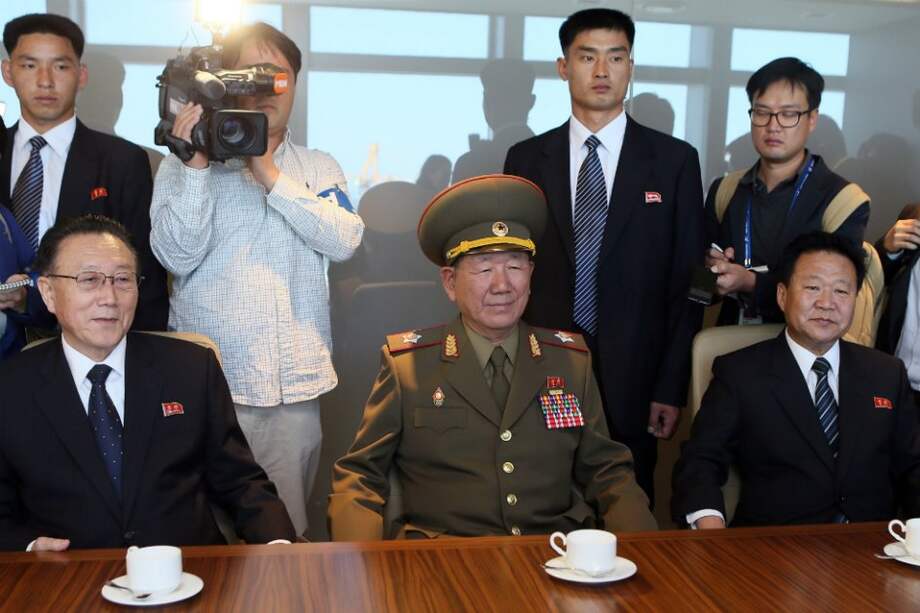 Ejército de Seúl afirma que Kim Jong-un mantiene el poder a pesar de ausencia