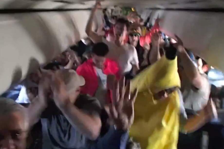 Harlem Shake a 30.000 pies de altura genera polémica