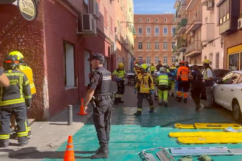 Captura de pantalla de un video difundido por los servicios de emergencia de Madrid tras la explosión en un bar de Vallecas.