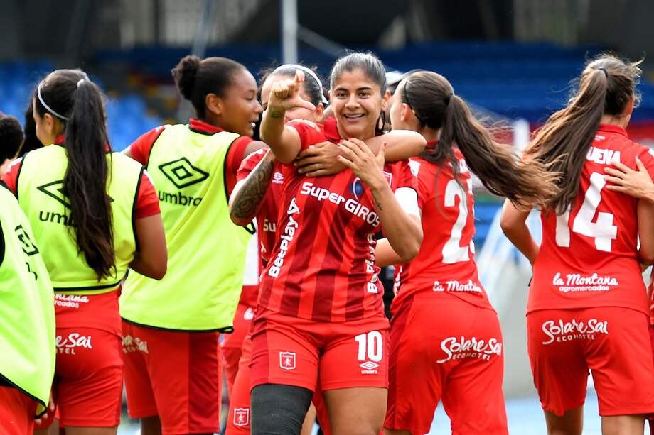 Catalina Usme celebrando su gol número 51 en toda la historia de la Liga Femenina BetPlay.