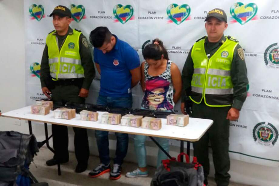 Capturadas dos personas que transportaban $400 millones en aeropuerto de Palmira