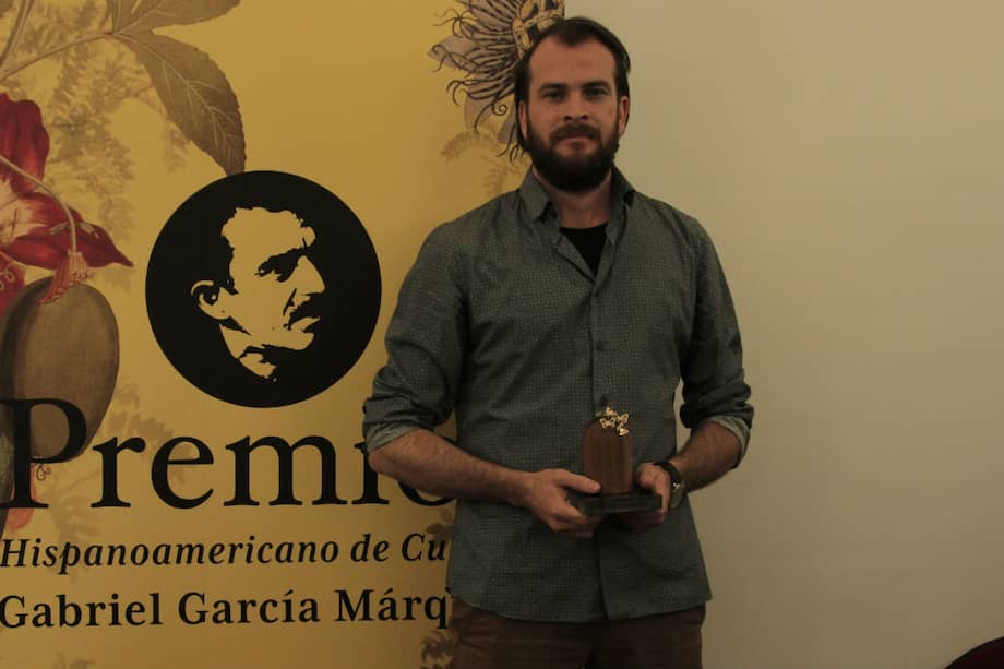 El español Alejandro Morellón Mariano, recibió en el Teatro Colón un estímulo de US$100.000 y su obra circulará en las 1445 bibliotecas públicas de Colombia. / Cortesía Mincultura