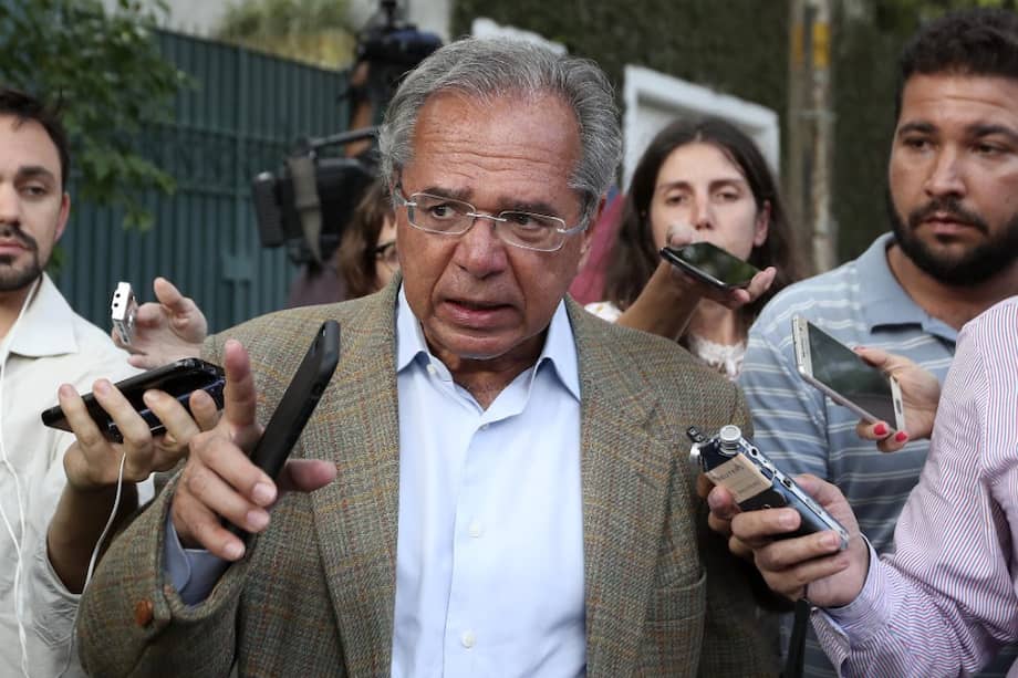 Guedes tendrá a su cargo las carteras de Hacienda, Planificación, Industria y Comercio. / EFE