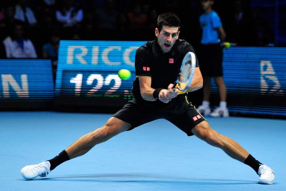 Nole desplegó todo su repertorio para evitar ser sorprendido por Delpo / AFP