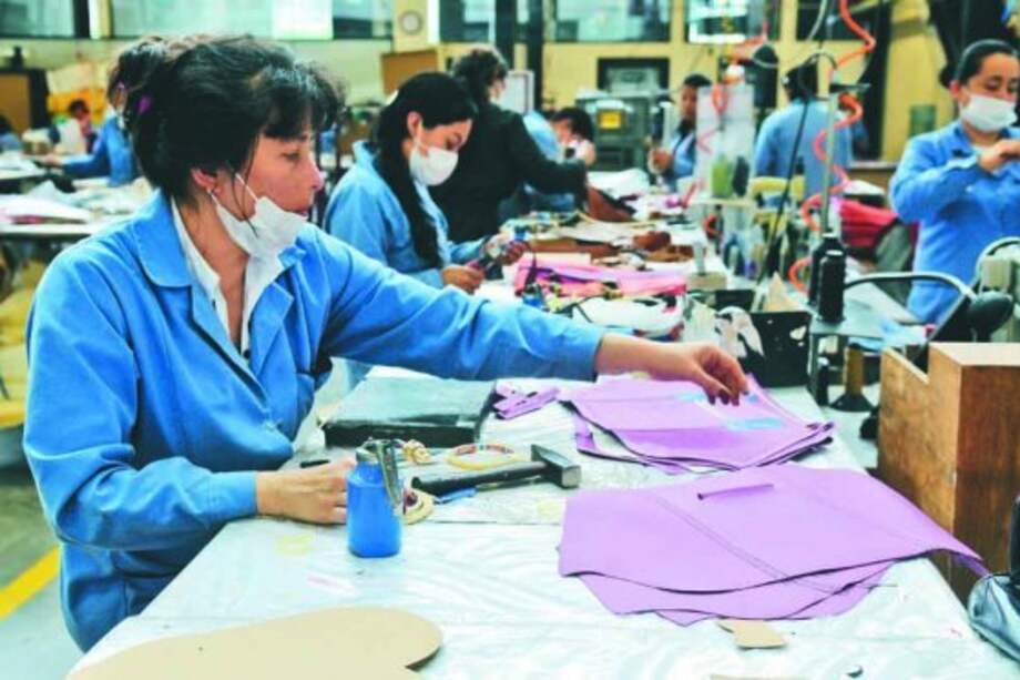 el 75% de las mipyme tiene conexión a Internet. /Archivo.