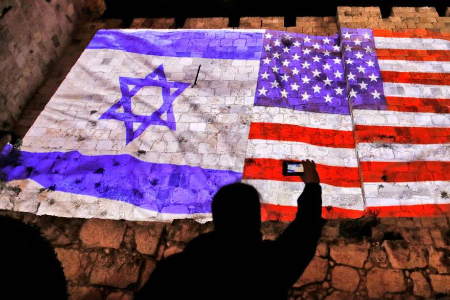 Emoción, miedo y expectativa se vive en las calles de Jerusalén. / AFP