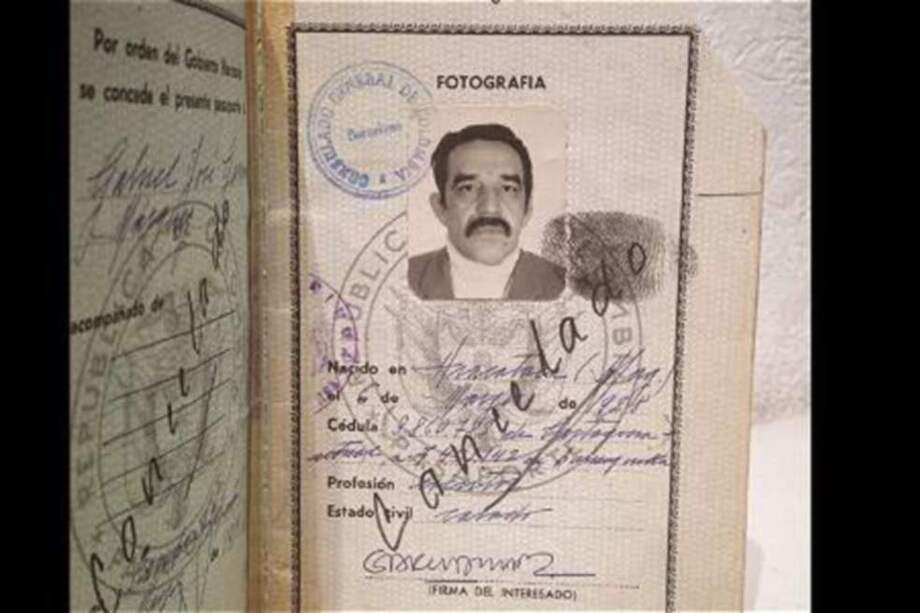 Uno de los pasaportes de Gabriel García Márquez. / Archivo