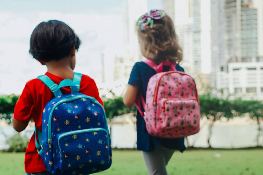 Quienes trabajan con niños deben contar con un certificado que acredite que no tiene condenas por delitos sexuales.