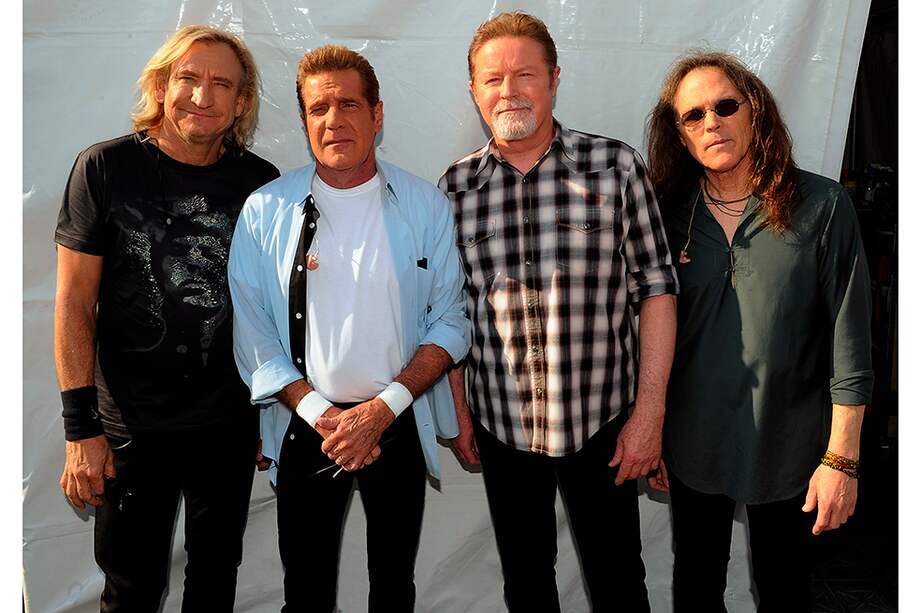 Los músicos Joe Walsh, Glenn Frey, Don Henley y Timothy B. Schmit, músicos de Eagles, en 2012. / AFP