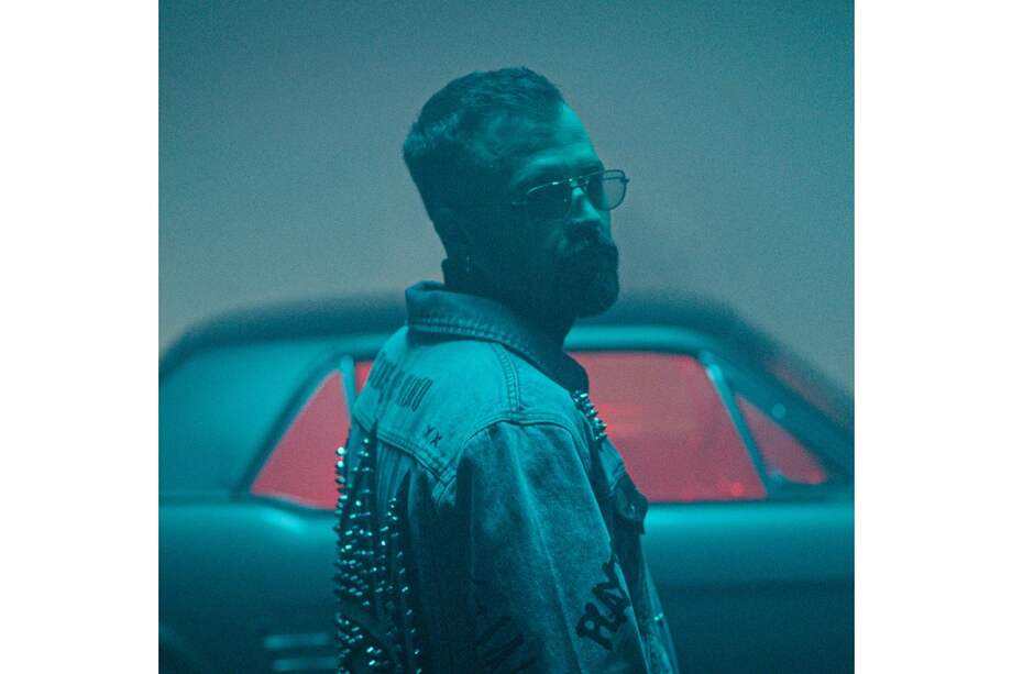 Mike Bahia dice que "La Rutina" es una canción que invita a reflexionar y a aprovechar cada momento al lado de quien se ama y no se quiere perder, mucho menos por caer en la monotonía.