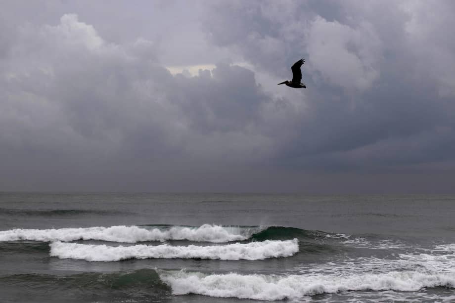 Imagen de referencia. En los últimos días, las olas han alcanzado hasta cuatro metros en Cartagena.
