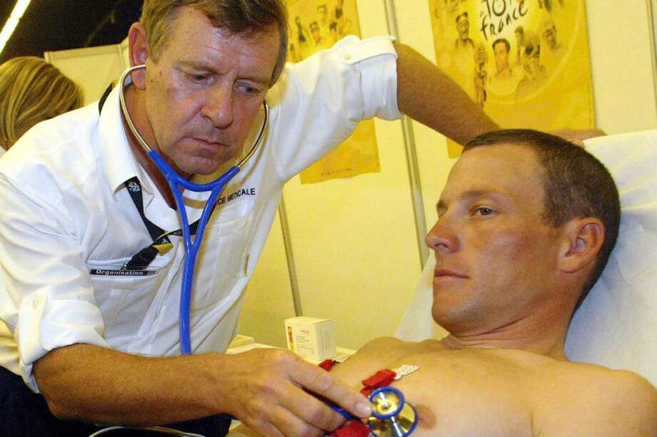 Lance Armstrong, en uno de los múltiples controles a que fue sometido.