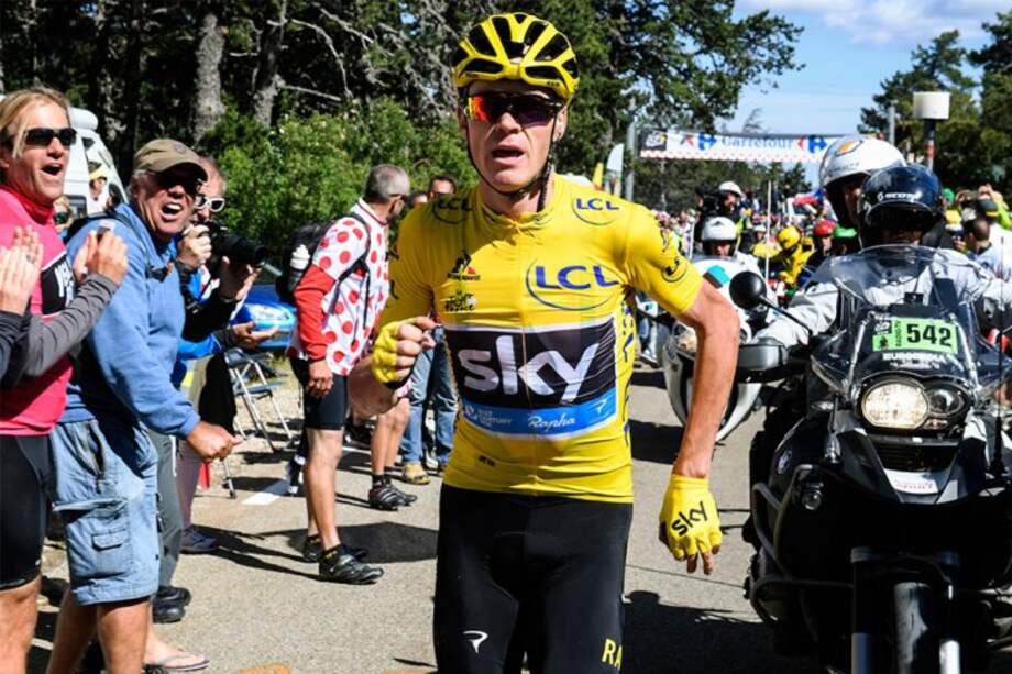 Chris Froome corre en el ascenso a Mont Ventoux. Foto: AFP